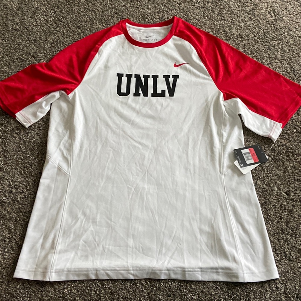 Mens Nike basketball top. Dri-Fit, size large.